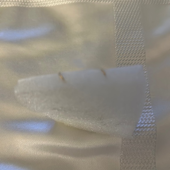 New handmade earrings with cowry shells and beads - Picture 2 of 3